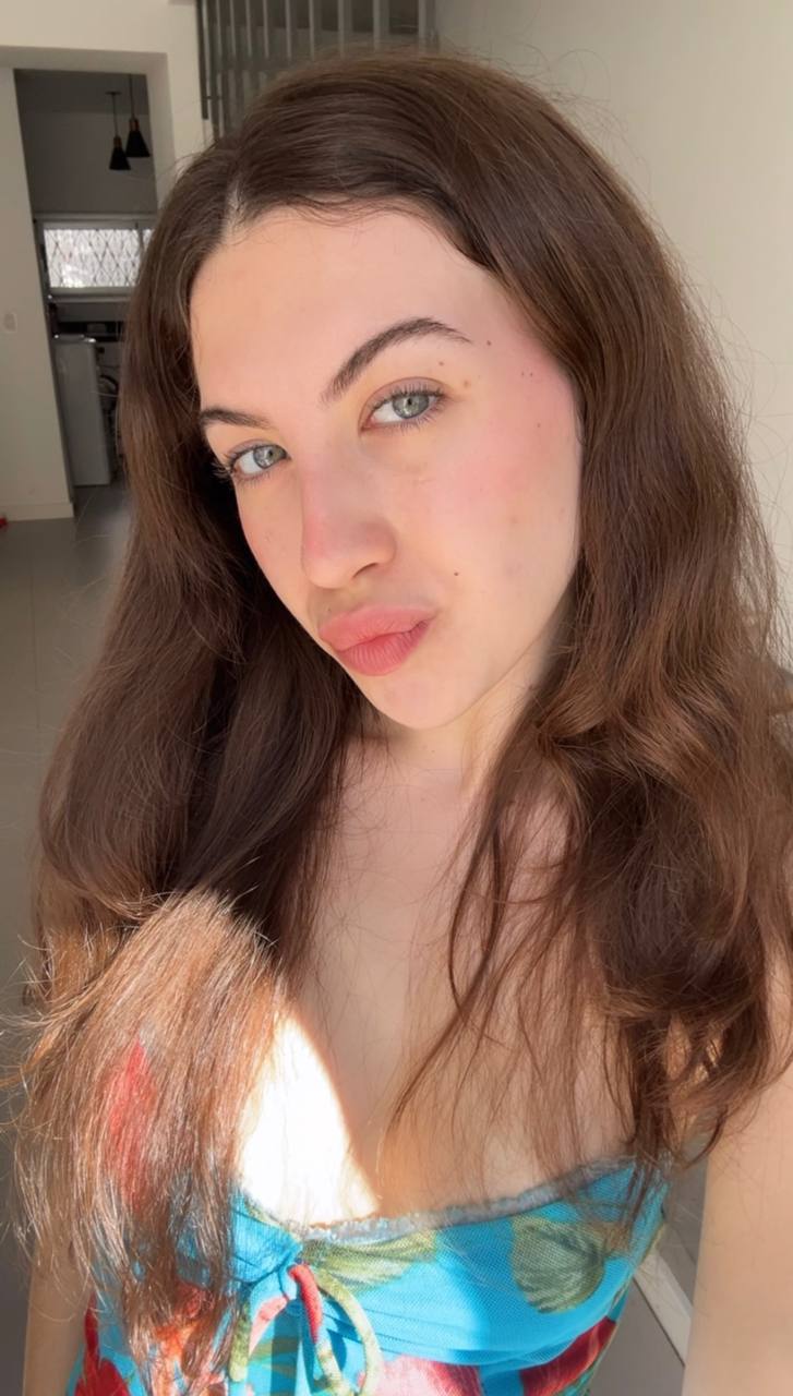 Nude girl Amber in Maracaibo