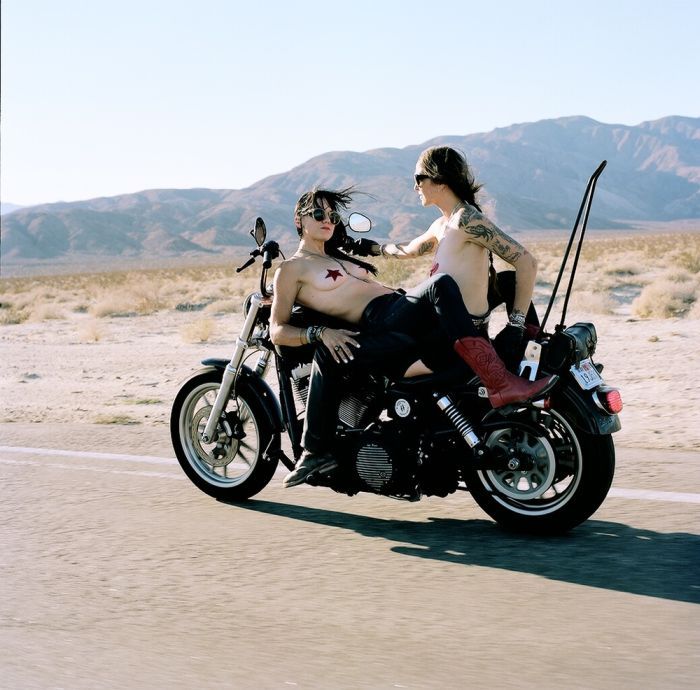Girls on a motorcycle in Maracaibo