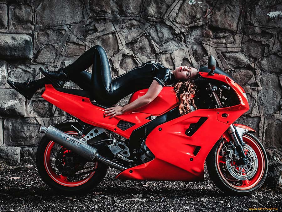 Beautiful girl Beautiful girls and motorcycles in Maracaibo