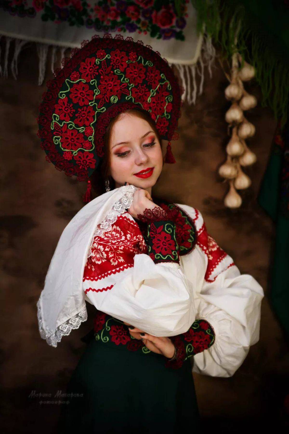 Women in Slavic costumes underwear in Maracaibo