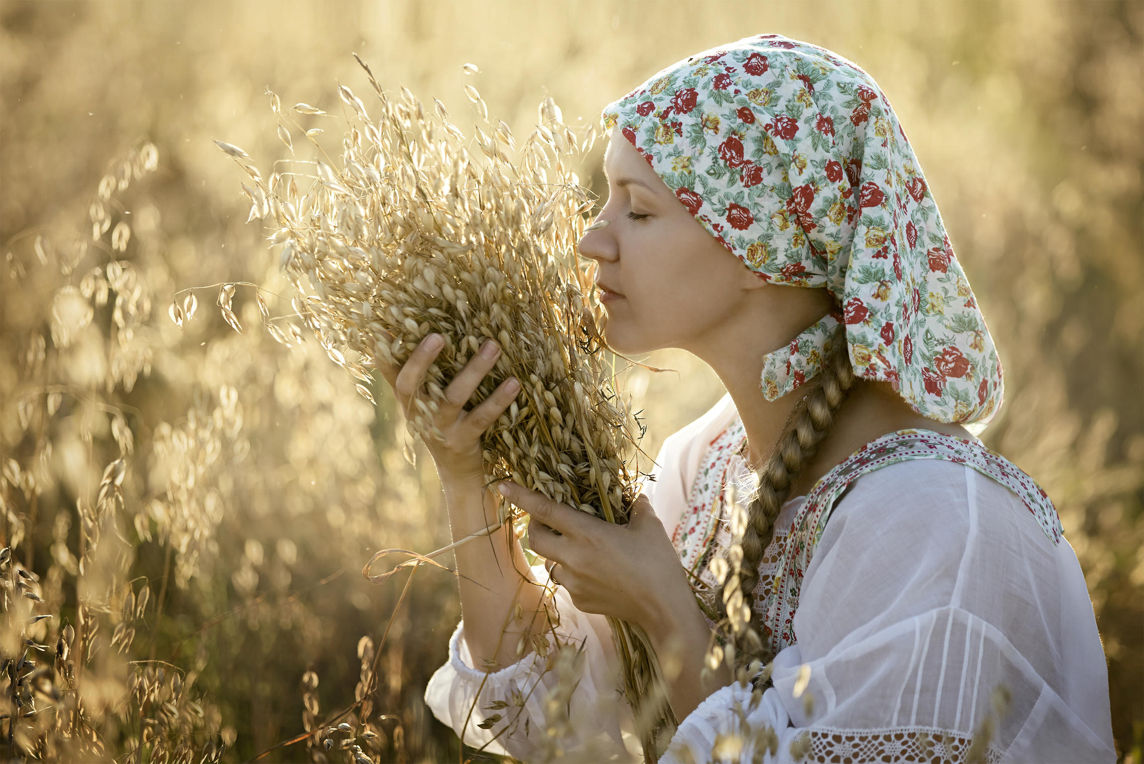 Photo Women in Slavic costumes in Maracaibo
